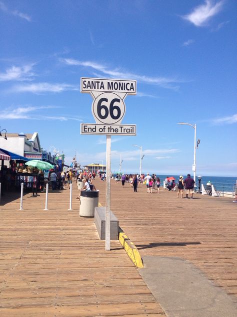 Santa Monica Pier Aesthetic, Santa Monica Aesthetic, Santa Monica Boardwalk, Pier Santa Monica, Los Angeles California Photography, Los Angeles Aesthetic, Cali Life, Beach Santa, Beach Workouts