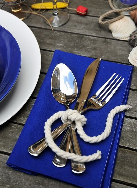 50 Ways Simple Rope Can Bring Elegance And Charm To A Home Nautical Themed Party, Tafel Decor, Basket Making, Nautical Party, Nautical Baby Shower, Nautical Baby, Cache Pot, Nautical Wedding, Deco Table