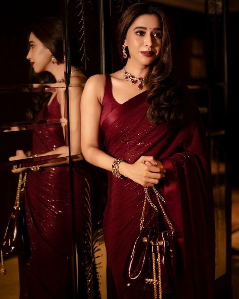 Aarti Ravi, Sabyasachi Saree, Royal Blue Saree, Wedding Wear Saree, Sabyasachi Sarees, Maroon Colour, Maroon Saree, Designer Sarees Wedding, Sarees For Girls