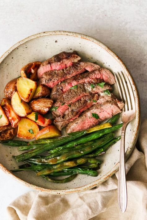 Sheet Pan Steak and Potatoes with Green Beans (Paleo, Whole30) Sheet Pan Steak And Potatoes, Wellness Reset, Steak And Green Beans, Sheet Pan Steak, Blistered Tomatoes, Ways To Cook Steak, Healthy Steak, Steak And Potatoes, Pan Steak