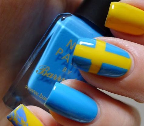 Nail Polish Style, Flag Nails, Swedish Flag, Instant Nails, Popular Nail Art, Country Nails, Nail Effects, Gothic Nails, A Flag