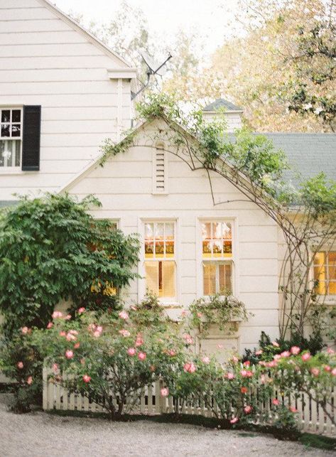 White Cottage Exterior, Cottage Exterior, White Picket Fence, White Cottage, Cottage Interiors, Picket Fence, Boho Home, Cozy Cottage, Cottage Homes