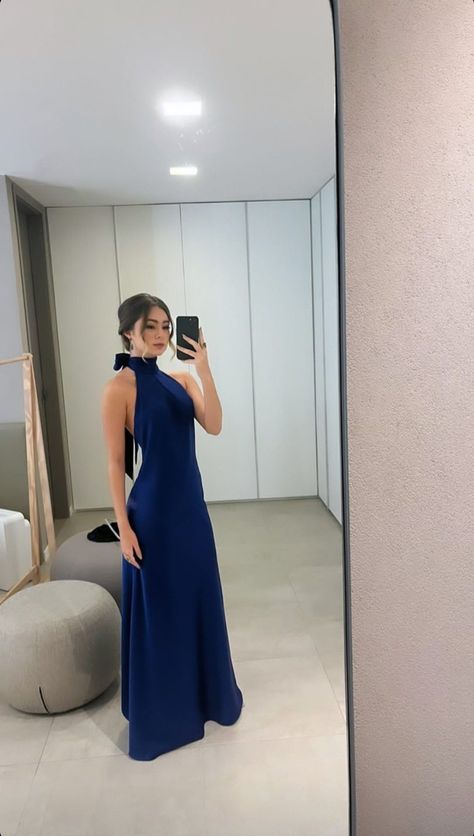 Elegant Halter Dress, Elegant Blue Dress Classy, Traditional Marriage Dress For Women, College Formal Dresses Long, Gala Outfit Ideas Formal, Navy Blue Grad Dresses, Sparkly Elegant Dress, Evening Gown Aesthetic, Dresses To Wear To A Wedding Classy Elegant