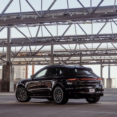 Porsche Mccann, Porsche Macan Aesthetic, Porsche Macan 2023, Coach Aesthetic, Porsche Macan Turbo, Black Porsche, Car Things, Mom Car, V6 Engine