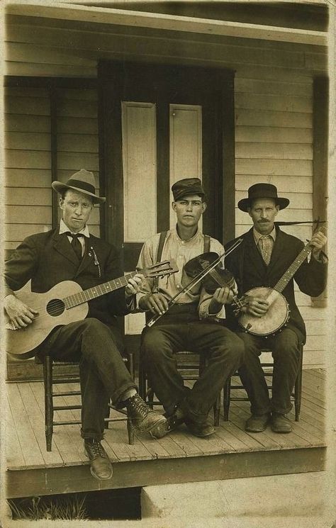 Old Country Music, Americana Music, Best Guitar Players, Mountain Music, Street Musician, Old Images, Band Photos, Folk Music, Music History