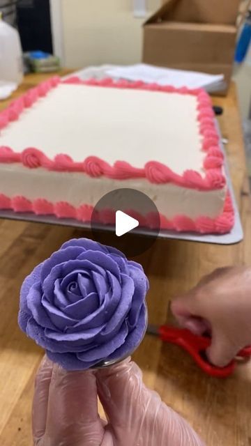 Pastry Paradise on Instagram: "See bio for more baking  Buttercream rose  #baking #bakinglove #buttercream #reels" Cupcake Techniques, Buttercream Roses Cake, Buttercream Roses Tutorial, Rose Baking, Rose Cake Decorating, Buttercream Rose Cake, Holiday Cake Decorating, Hamburger Cupcakes, Buttercream Roses