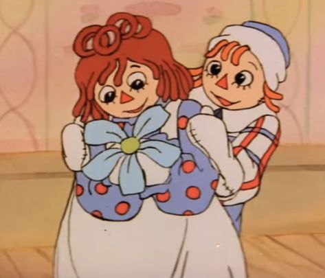 Film is called Raggedy ann and andy a musical adventure and you can watch it on youtube Raggedy Ann Cartoon, Raggedy Ann And Andy Dolls, Ragdoll Character Design, Rageddy Ann And Andy, Raggedy Ann And Andy Matching Pfp, Babette Raggedy Ann And Andy, Raggedy Ann And Babette, Raggedy Andy Icon, Raggedy Andy Pfp