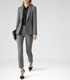 Retail Uniform, Chic Work Outfit, Formal Workwear, Work Outfit Office, Look Office, Business Attire Women, Work Chic, Woman Suit Fashion, Classy Work Outfits