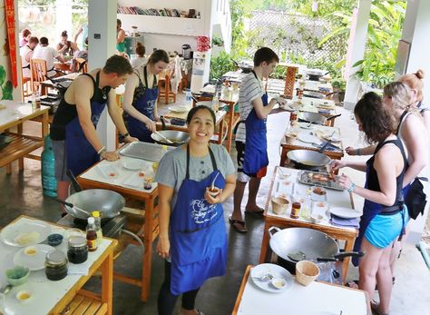 Cooking School Interior, Culinary Student, Class Photos, Class Photo, Papaya Salad, Thai Cooking, School Interior, Art Village, Organic Farm