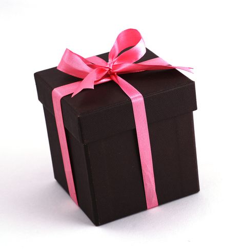 Very simple give away box Kosmetyki Mary Kay, Gift Box Images, Hello Kitty Birthday Party, Personalized Clutch, Pink Gift Box, Hello Kitty Party, Hello Kitty Birthday, Black Hot Pink, Black Gift Boxes