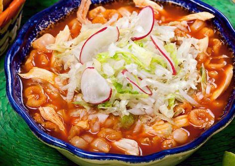 Pozole rojo a mi estilo Receta de lenny- Cookpad Pozole Recipe, Octoberfest Food, Pork Soup, Slow Cooked Pork, Mexican Food Recipes Authentic, Top Recipes, Mexican Dishes, Yum Yum Chicken, Mexican Food