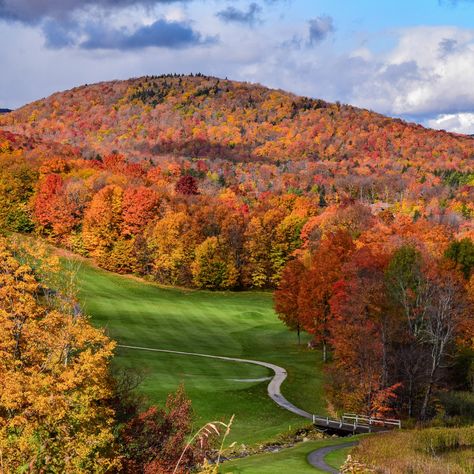 Vermont In Fall, Vermont Ski Resorts, Killington Vermont, Green Mountain, Natural Scenery, Covered Bridges, Outdoor Fire, Bike Trails, Weekend Trips