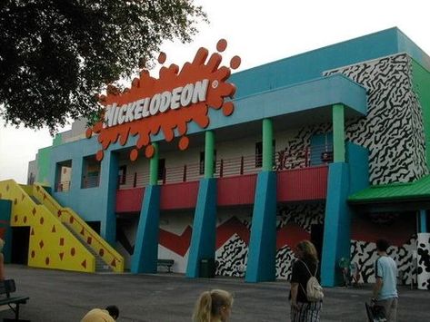 Universal_Studios_Nickelodeon_Studios Nickelodeon Aesthetic, Nickelodeon Studios, 90s Nickelodeon, Circuit City, 90’s Nostalgia, Childhood Memories 80s, Nostalgia 2000s, Nickelodeon 90s, 90s Memories