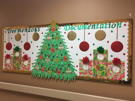 School Board Decoration For Christmas, Christmas Decorations Bulletin Boards, Christmas Billboard Bulletin Boards, Bulletin Board Christmas Tree, Christmas Bulletin Board Ideas For School, Xmas Bulletin Board Ideas, Christmas Decor Ideas For Classroom Wall, Christmas Display Boards, Christmas Board Decoration Ideas For School