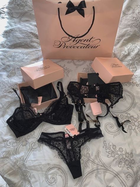 Victoria Secret Outfits, Lingerie Inspiration, Cute Lingerie, Lingerie Outfits, Pretty Lingerie, Feminine Aesthetic, Agent Provocateur, Black Lingerie, Style Outfits