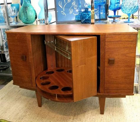 Amazing bar cabinet; Danish Modern teak with revolving bar shelf! Wooden Bar Cabinet, Modern Bar Cabinet, Bar Deco, Mid Century Modern Bar, Modern Home Bar, Home Bar Ideas, Bar Shelf, Mcm Furniture, Home Coffee Bar