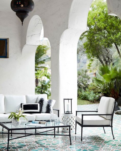 Who knew classic Hamptons could meet Moroccan style and it look this amazing?! Proof that our Bridgehampton Outdoor Collection really can… Outdoor Iron Furniture, Black Metal Outdoor Furniture, Arizona Patio, Courtyard Furniture, Black Patio Furniture, Outdoor Furniture Makeover, Outdoor Teak Furniture, Wicker Outdoor Furniture, Outdoor Sofa Cushions