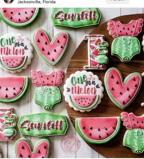 Watermelon Sugar Cookies, Watermelon Cookies, Cookie Techniques, First Birthday Cookies, Watermelon Birthday Parties, Wedding Cake Cookies, Watermelon Party, Watermelon Birthday, Cake Decorating Frosting