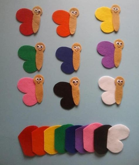 Felt Board Stories, Aktiviti Kanak-kanak, Diy Quiet Books, Baby Quiet Book, Felt Stories, Quiet Book Patterns, Toddler Quiet Book, Felt Books, Felt Quiet Books