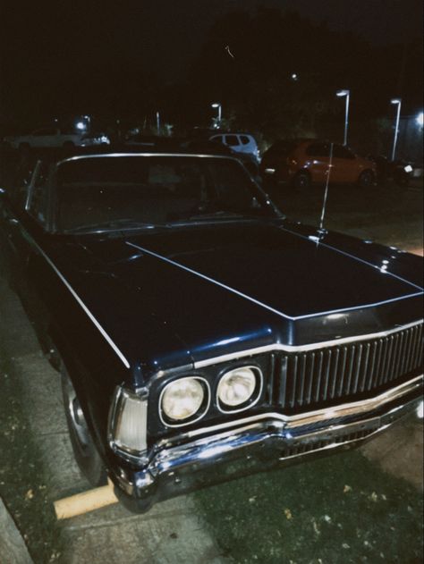 American Muscle Cars Aesthetic, Edgy Vintage Aesthetic, 90s Gangster Aesthetic, 70s Car Aesthetic, Car Asthetics Photos, Old Car Aesthetic, Vintage Cars Aesthetic, Car Polaroid, Night Polaroid