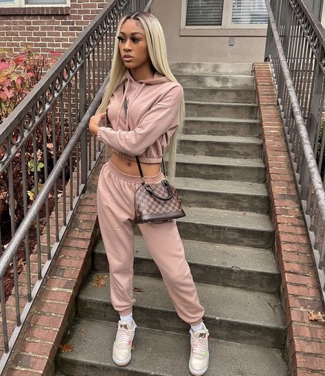 Lakeyah Rapper, Grey Blonde Hair, Rapper Outfits, Female Rappers, Grey Hair, Rappers, Two Piece Pant Set, Autumn Fashion, Blonde