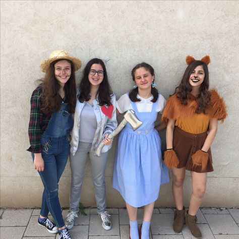 Bff Costumes, Wizard Of Oz Dorothy Costume, Kids Book Character Costumes, Work Costumes, Dorothy Costume, Book Costumes, Themed Halloween Costumes, Book Character Costumes, Bff Halloween Costumes