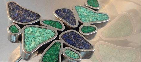 This weekend course introduces jewellery inlay techniques with crushed stone to make unique pieces. Hand Forged Jewelry, Simple Silver Jewelry, Inlaid Jewelry, Inlay Jewelry, German Silver Jewelry, Silver Jewelry Box, Cleaning Silver Jewelry, Silver Rings With Stones, School Jewelry