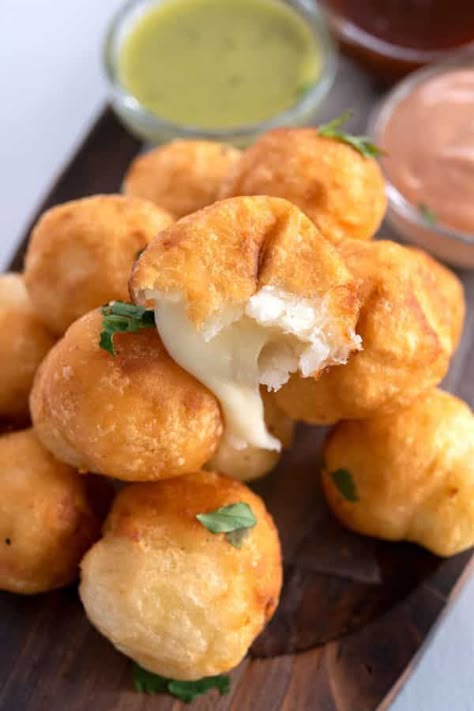 Yuca Balls, Fried Yuca, Yucca Recipe, Yuca Recipes, Sofrito Recipe, Puerto Rican Dishes, Puerto Rico Food, Boricua Recipes, Mini Tacos