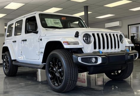 Keep Wrangler, Car Crushing, Jeep Baby, Car Jeep, Dream Whip, White Jeep, Jeep Car, Cars Jeep, Dream Cars Jeep