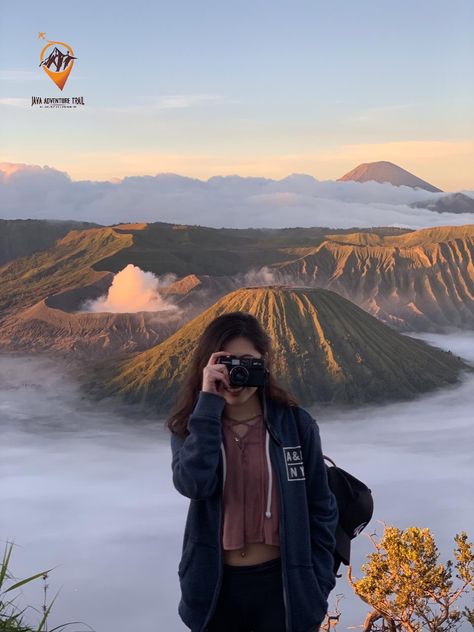 Bromo Outfit Ideas, Ootd Bromo Hijab, Hijab Outfit Style, Manifesting 2023, Style Hijab Simple, Mount Bromo, Ootd Korean, Hijab Simple, Kota Tangerang