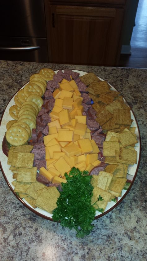 Easter Cheese and Sausage Tray Easter Cheese And Sausage Tray, Easter Cheese And Cracker Tray, Easter Appitizers, Cheese Tray Ideas, Vegetables Tray, Cheese Platter Ideas, Easter Vegetables, Holiday Theme Food, Easter Apps