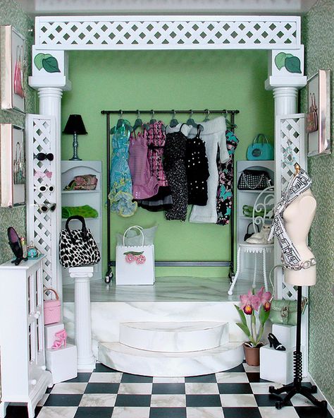 Fashion boutique Mini Dressing Room, Mini Dressing, Dressing Room Ideas, Barbie Bathroom, Doll Diorama, Bathroom Garden, Barbie Room, Barbie Diorama, Room Boxes