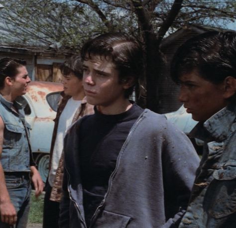 The Outsiders Aesthetic Ponyboy, Ponyboy Curtis Pictures, Pony Boy Outsiders, Blonde Ponyboy, Johnny And Ponyboy Matching Pfp, Ponyboy And Johnny Matching Pfp, Ponyboy Curtis Blonde, Pony Boy And Johnny, Thomas C Howell