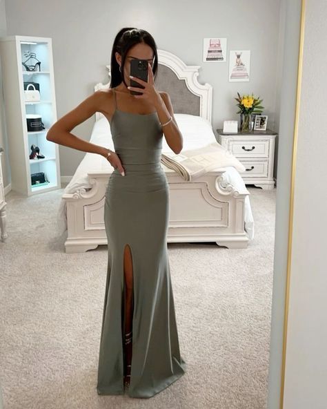 Grade 8 Graduation Dresses Long, Blonde Hair Prom Dress, Prom Dresses For Brunettes, Dresses For Petite Women, Prom Dresses Corset, Tight Prom Dresses, Satin Prom Dresses, Fitted Prom Dresses, Deb Dresses