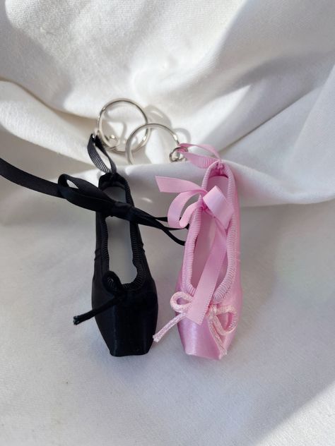 Ballerina shoe key ring, keychain, accessories, pink keychain, Black keychain, gift for her, Christmas gift, keychain for girls,Ballet shoe Shoe Keychain, Keychain Black, Pink Keychain, Black Keychain, Ballet Shoe, Girls Ballet, Ring Keychain, Accessories Pink, Keychain Accessories