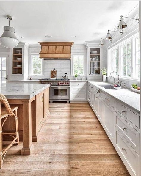 Decor Ikea, Farmhouse Kitchen Design, Classic Kitchen, Cabinetry Design, 아파트 인테리어, Gorgeous Kitchens, Modern Farmhouse Kitchens, Favorite Kitchen, Large Kitchen