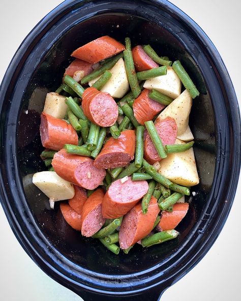 Crockpot Sausage, Potatoes & Green Beans https://fitslowcookerqueen.com/slow-cooker-instant-pot-sausage-potatoes-green-beans-paleo-whole30/ Sausage Potatoes Green Beans, Smoked Sausage And Potato Recipe, Crockpot Favorites, Sausage And Green Beans, Slow Cooker Sausage, Simple Crockpot, Slow Cooker Green Beans, Potatoes Green Beans, Beans In Crockpot