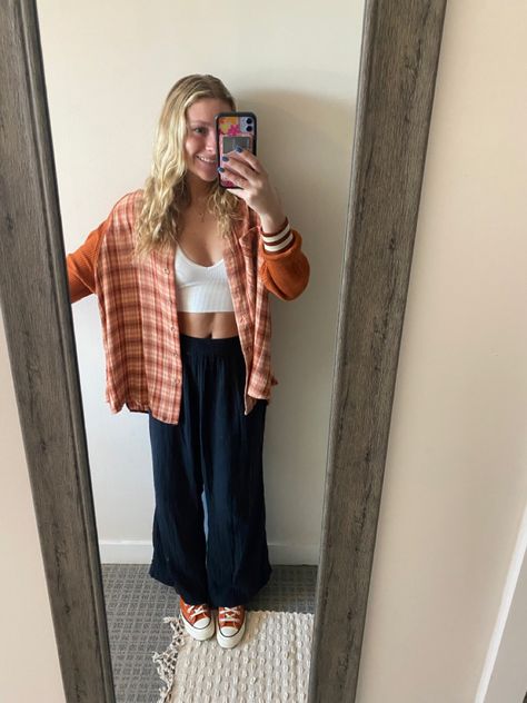 Cute Sweatpants Outfit Fall, Burnt Honey Converse Outfit, Flannel Sweatpants Outfit, Flannel And Sweatpants Outfit, Cute Sweatpants Outfit Winter, Orange Sweatpants Outfit, Orange Converse Outfit, Outfit With Sweatpants, Sweatpants Outfit Fall