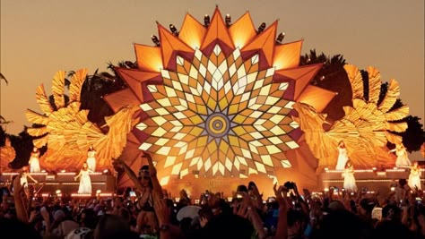 Sun Stage Design, Tomorrowland Aesthetic, Coachella Aesthetic, Oasis Logo, Tomorrowland Festival, Ux Project, Dia De Los Muertos Decorations Ideas, Street Decoration, 19th Bday