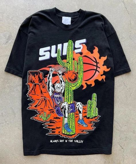 T-shirt is a widely popular medium for creatives and a form of universal communication. Here are some of the coolest vintage t-shirt designs to check out! Warren Lotas, Nba T Shirts, Nba Shirts, Anime Streetwear, Streetwear Sweatshirt, Sun Shirt, Basketball Shirts, Mens Street Style, Casual Sweatshirt