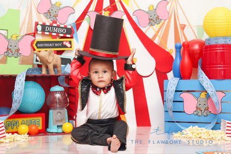 Frogs Photography, Circus First Birthday, First Birthday Photoshoot, Circus 1st Birthdays, Circus Theme Party, Circus Birthday Party, Cake Smash Photography, Carnival Themes, Carnival Birthday