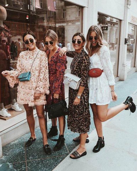 Long Sleeve Dress / Street style fashion / #dress #fashion #womensfashion #streetstyle #ootd #style / Pinterest: @fromluxewithlove Candid Photo, Target Style, Looks Street Style, Olivia Palermo, Mode Inspo, Girl Gang, 가을 패션, Gigi Hadid, Inspiration Mode