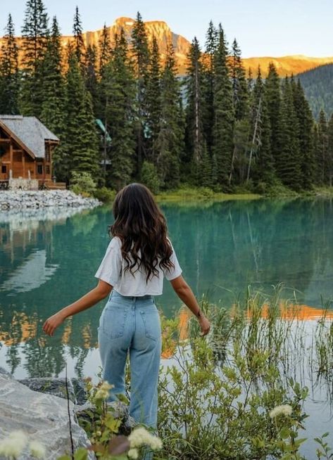 Banff Outfit Summer, Alaska Outfits, Norway Wedding, Canada Trip, Granola Girl Aesthetic, Adventure Aesthetic, Foto Tips, Granola Girl, Instagram Photo Inspiration