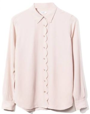 Equipment Brett Clean Scallop BlouseFinished with a scalloped front placket, Equipment's washed-silk 'Brett' shirt is a soft and feminine wardrobe staple. Tuck this blush style into a floral skirt or nod to the label's tomboy-chic aesthetic with an oversized blazer and tailored pants. Purchase Worn by the Countess of Wessex on:14 May 2011 - Windsor Horse Show 13 May 2017 - Windsor Horse Show Scalloped Shirt, Equipment Blouse, Scalloped Blouse, Look Rose, Elegante Casual, Hijab Style, Fashion Tops, Moda Operandi, Silk Blouse