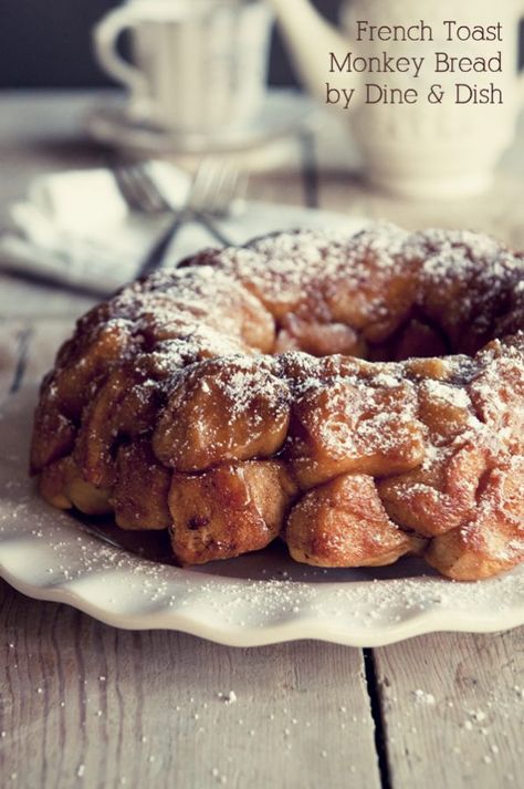 French Toast Monkey Bread #recipe by www.dineanddish.net Breakfast And Brunch, What's For Breakfast, Monkey Bread, French Toast Recipe, Coffee Creamer, Breakfast Treats, Breakfast Dishes, Yummy Breakfast, Brunch Recipes