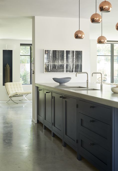 Kitchen design by Olive & Barr. Polished concrete kitchen island, worktop and floor by Lazenby. | #kitchendesign #kitchenarchitecture #worktop #flooring #kitchenisland #concrete Concrete Kitchen Worktop, Polished Concrete Interior, Polished Concrete Floor Kitchen, Concrete Floor Kitchen, Polished Concrete Kitchen, Concrete Kitchen Island, Chiswick London, Shaker Kitchens, Concrete Interiors