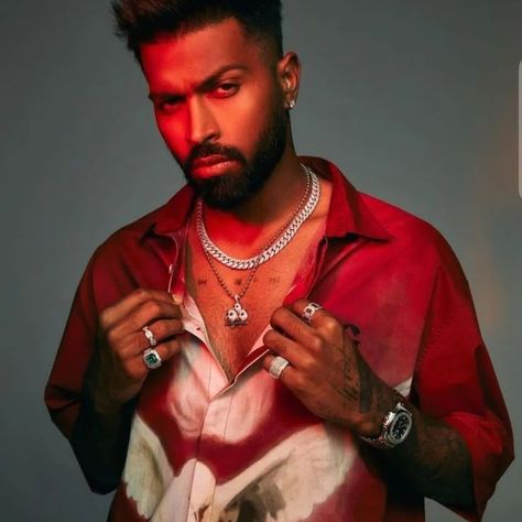 "How to shine like my idol ✨ #Inspiration #RoleModel" #viral #hardikpandya93 Hardik Pandya Photo, Hardik Pandya Wallpaper Hd, Normal Boys Pic, Best Gym Quotes, Anushka Sharma And Virat, Sunset Photography Nature, Android Wallpaper Blue, Big Family Photos, Galaxy Wallpapers