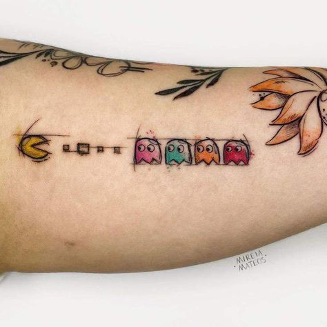 Tattoo Pulso, Pacman Tattoo, Really Bad Tattoos, Pop Culture Tattoos, Sister Tattoo Designs, Culture Tattoos, Gamer Tattoos, Nerd Tattoo, Forearm Band Tattoos