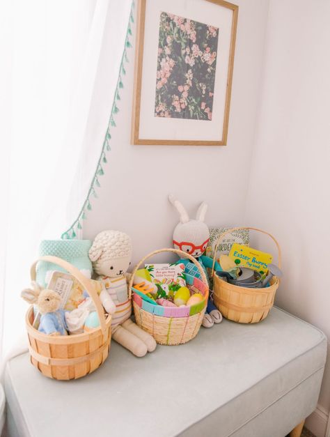 20+ Easter Basket Ideas for all Ages Thick Knitted Blanket, Fun Easter Baskets, Grocery Planning, Easter Books, Easter Basket Ideas, Kids Easter Basket, Big Backyard, Bird Houses Painted, Lamb Decorations