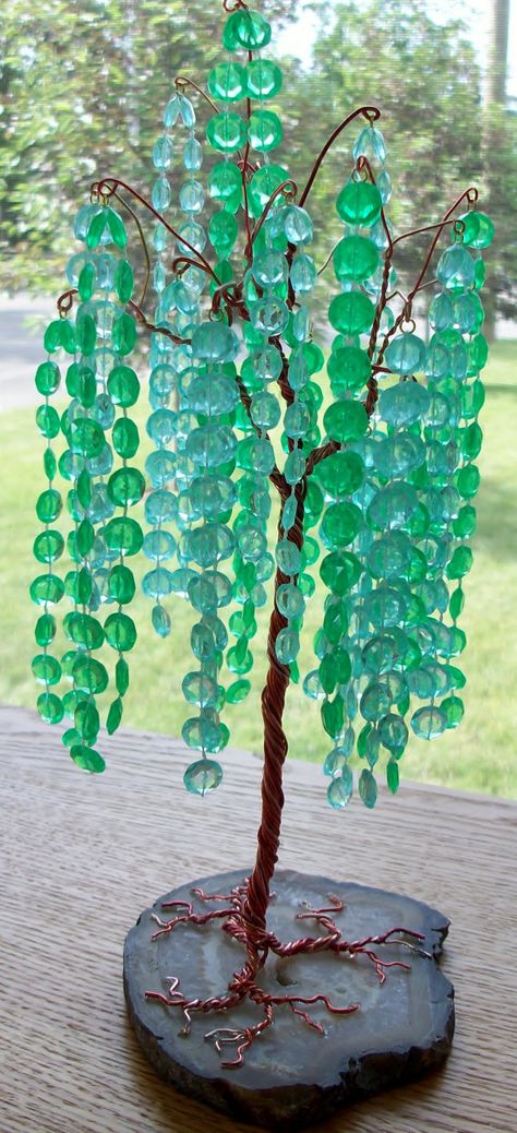 RP: Green Crystal Gem Tree - Weeping Willow etsy.com Willow Tree Sculpture, Willow Tree Decor, Ming Tree, Gem Tree, Beaded Trees, Weeping Willow Tree, Wire Tree Sculpture, Wire Trees, Weeping Willow